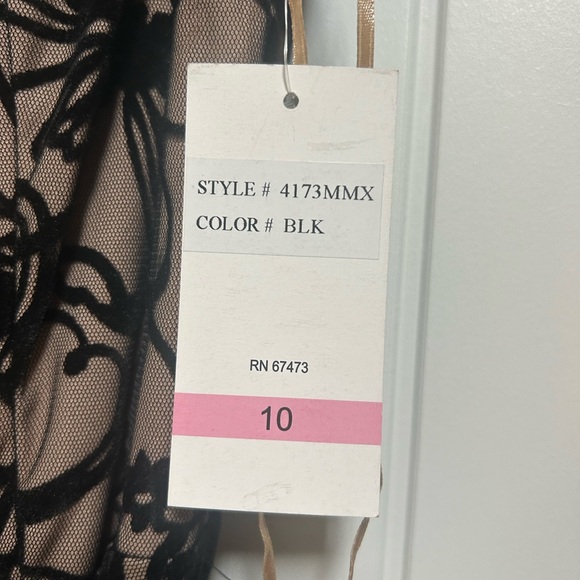 Taylor dress, size 10, black and tan - Picture 4 of 6